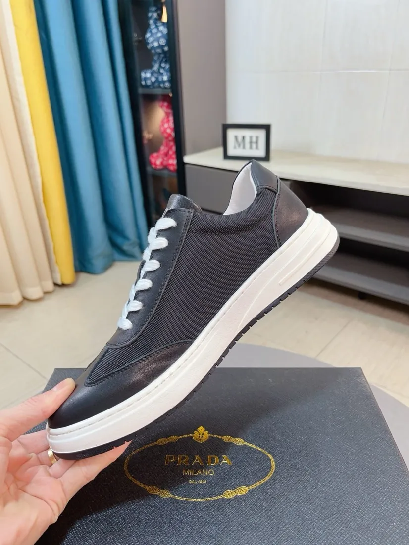 Men's shoes 💰420🌹🌹High-quality new Prada counters are launched simultaneously. The new men's shoes and 😘fabrics are selected from imported mesh and glue-spraying technology. Imported cowhide lining. 👍🏿High-end☄️Open-molded non-slip rubber outsole, exquisite lines, simple and elegant, comfortable and high-end for leisure travel. Code number: 38 to 44